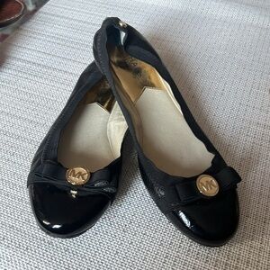 MICHAEL Michael Kors Women's Ballet Black Leather Flats Size 7.5 AUTHENTIC